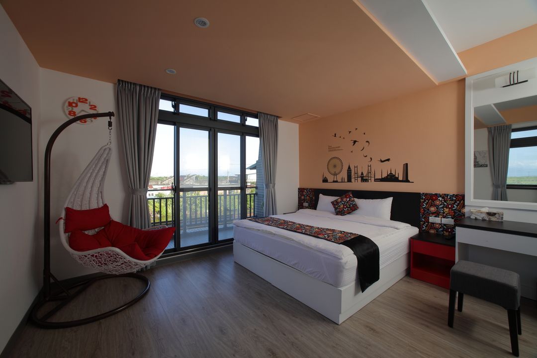 Tong Lehui theme paternity bed and breakfast
