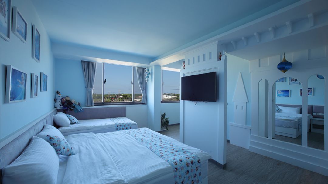 Tong Lehui theme paternity bed and breakfast