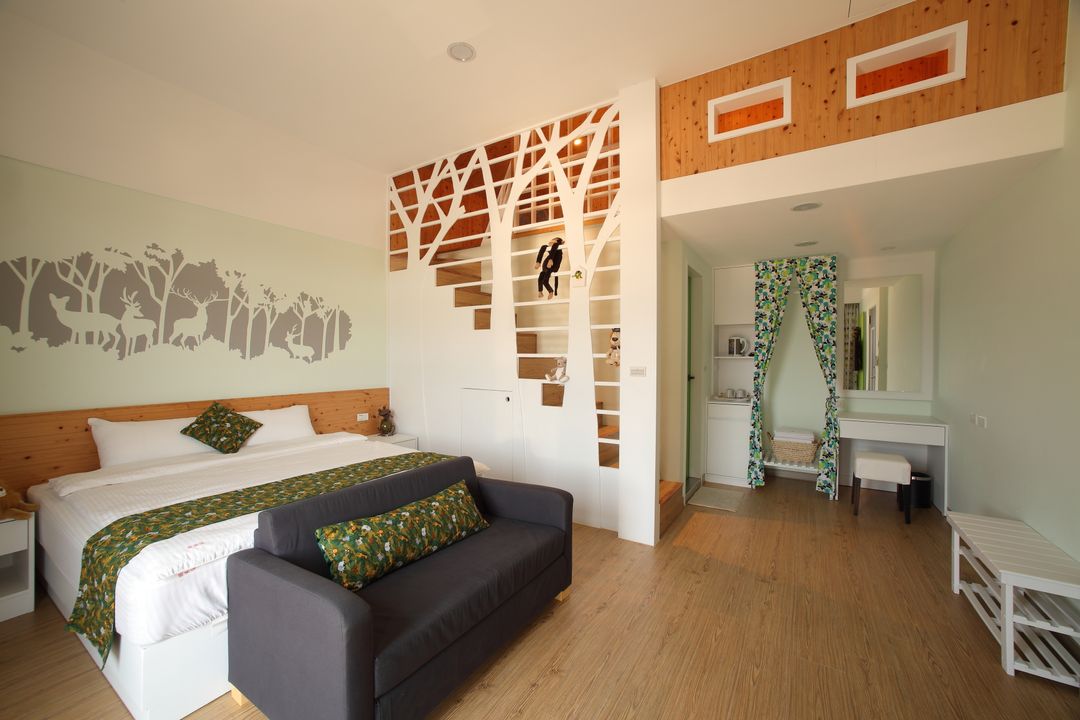 Tong Lehui theme paternity bed and breakfast