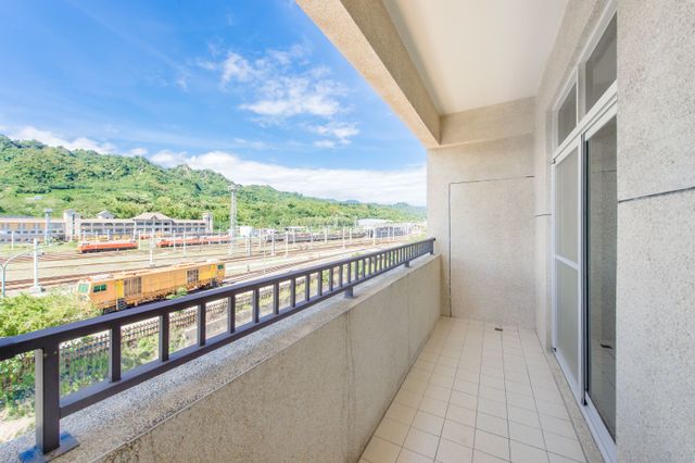 台東嶼光智能入住旅宿|彩虹石榴&囍福圓閤-套房-附陽台-15