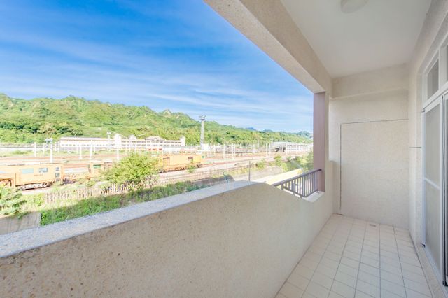 台東嶼光智能入住旅宿|彩虹石榴&囍福圓閤-家庭房-附陽台-14