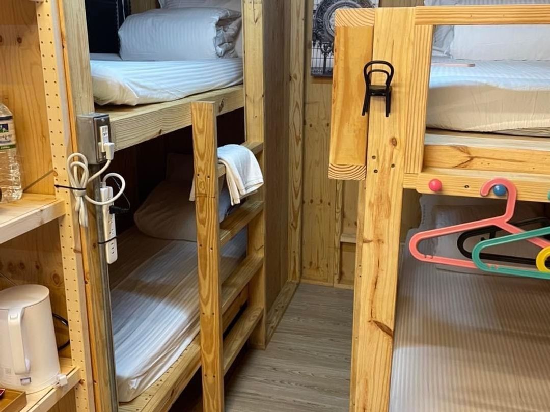拾階莊園｜豪華露營車、小木屋、近內灣老街