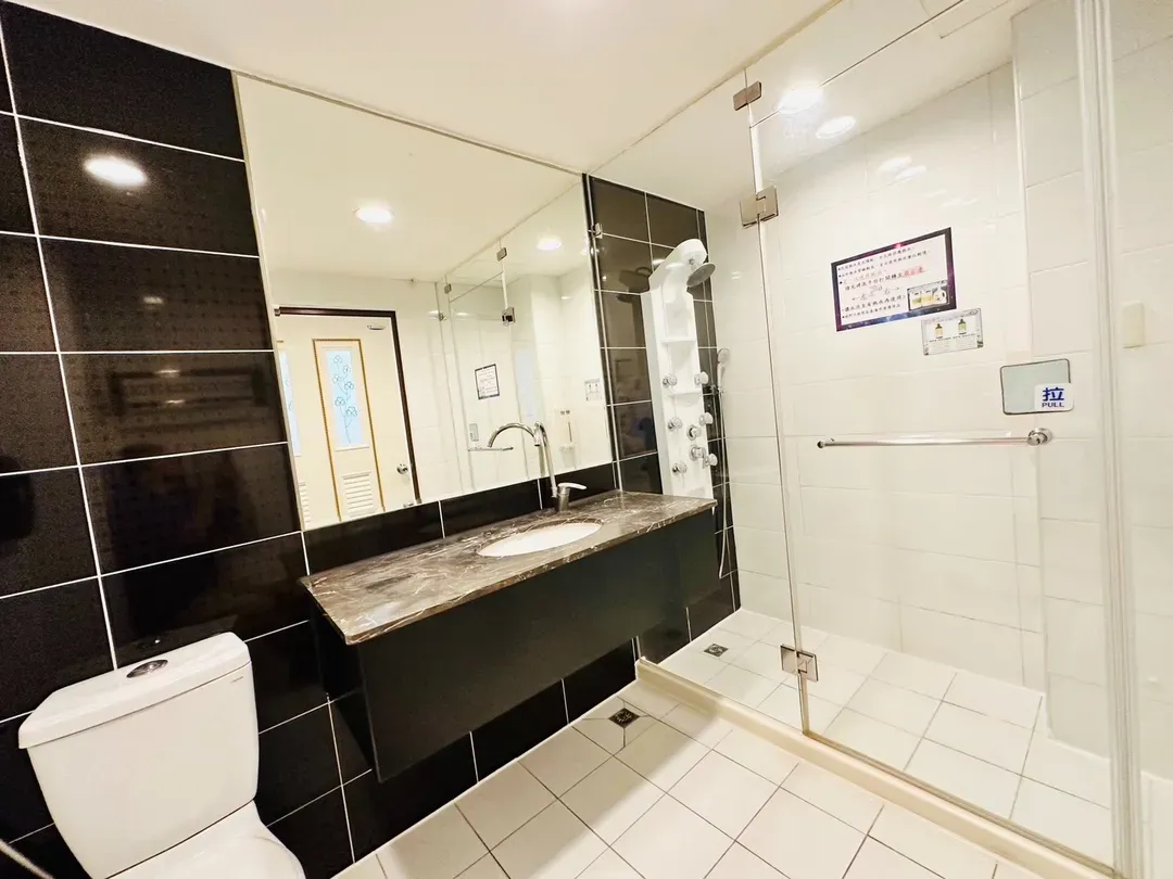 Little Ryukyu Boath House B & B