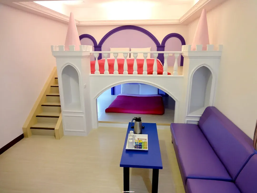 Little Ryukyu Boath House B & B