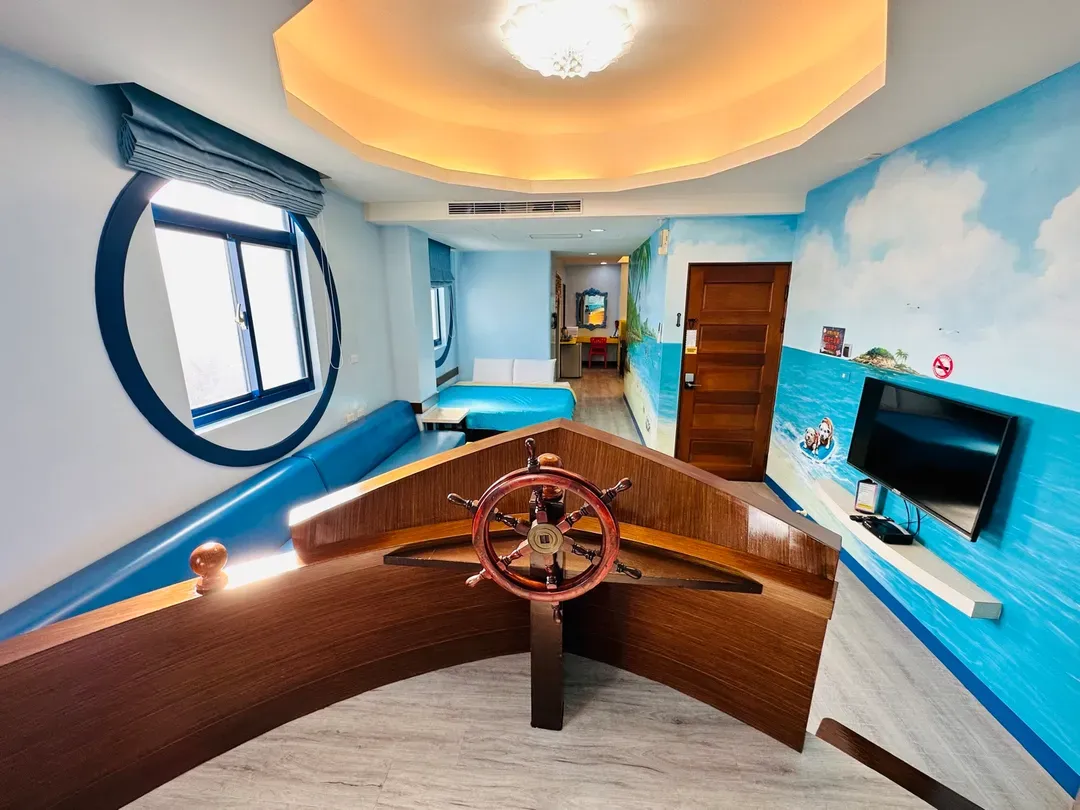 Little Ryukyu Boath House B & B