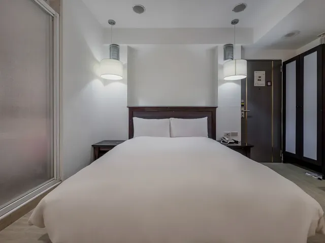承攜行旅-高雄新崛江-承美雙人客房(無窗)-3