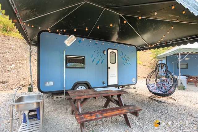 Tai  Ping  Shan  Camper  Van-Camper 4 person room-4