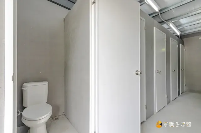 Tai  Ping  Shan  Camper  Van-Camper 4 person room-11