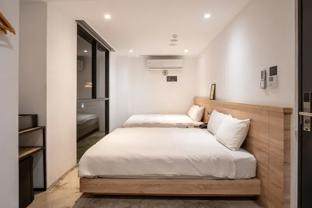 CHASE Hotel-Superior Twin Room-7