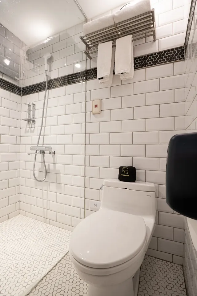 CHASE Hotel-Superior Twin Room-13