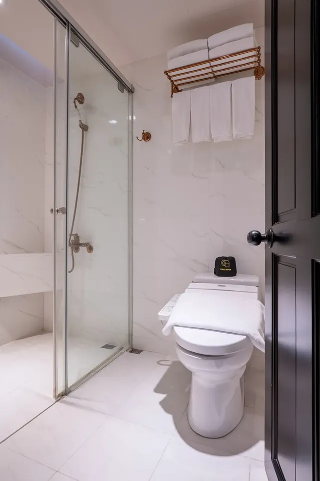 Dream Mansion Hotel-Deluxe Quadruple Room-9