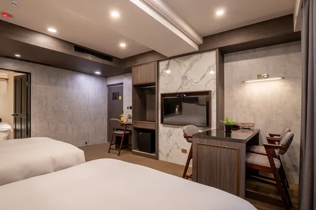 Dream Mansion Hotel-Deluxe Quadruple Room-6