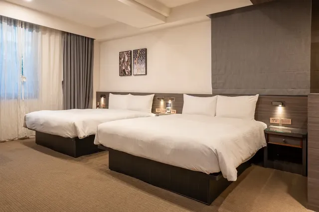 Dream Mansion Hotel-Deluxe Quadruple Room-3