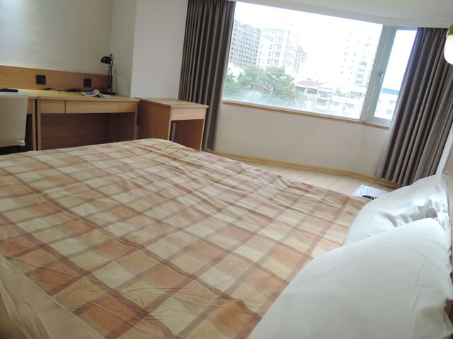 Hamilton Hotel-Deluxe Double Room-5
