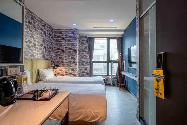 CHECK inn Taichung Ziyou-Classic Twin Room-5