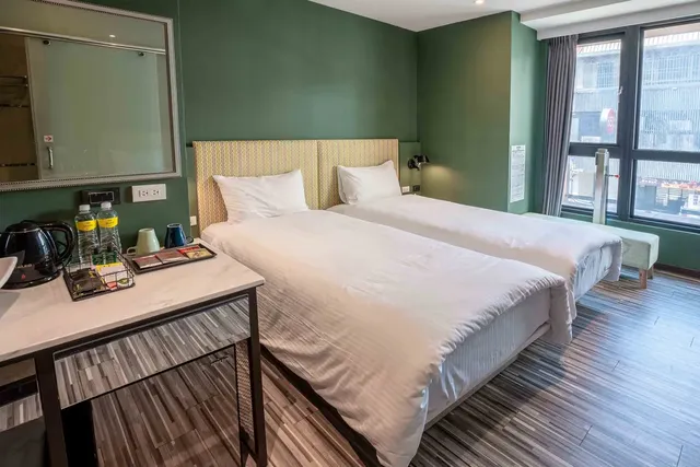 CHECK inn Taichung Ziyou-Classic Twin Room-9