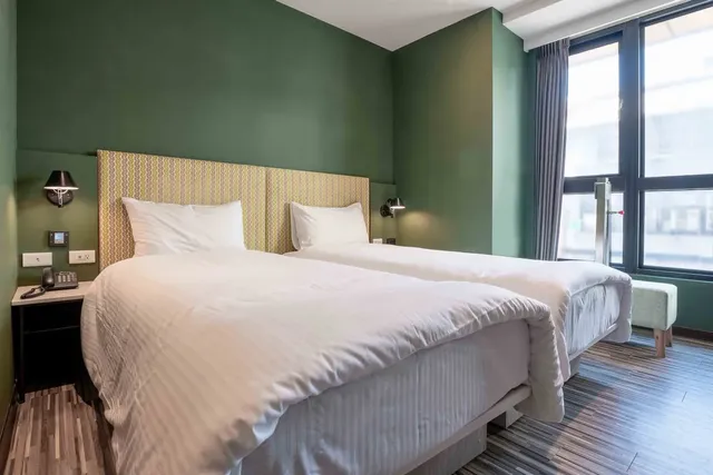 CHECK inn Taichung Ziyou-Classic Twin Room-4