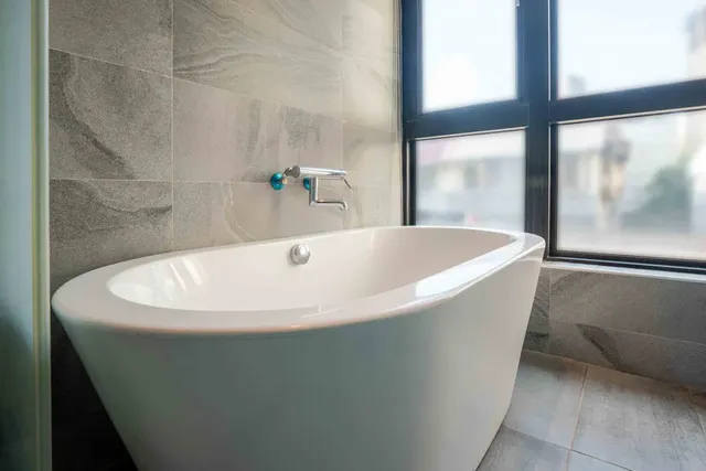CHECK inn Taichung Ziyou-Superior Double Room with City View-8