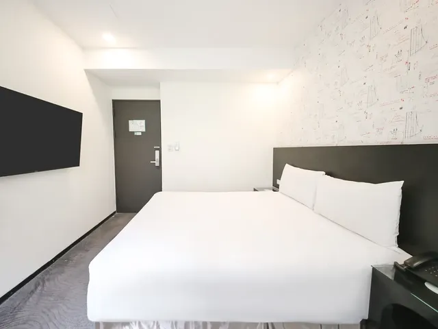 雀客快捷台北永康｜永康街商圈旁、緊靠捷運站、交通便利-快捷雙人客房-2