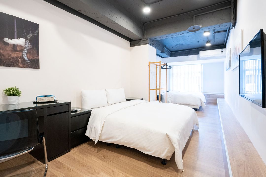 Hotelshere, Ximen