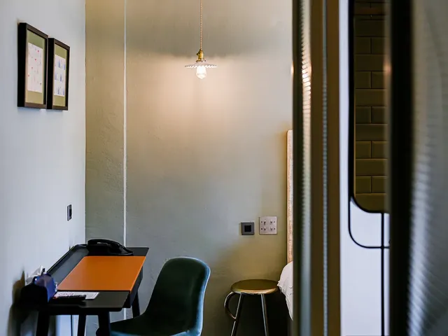 Check inn Hive-Standard Double Room-11