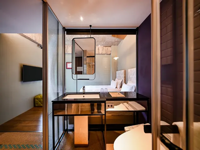 Check inn Hive-Standard Twin Room-11
