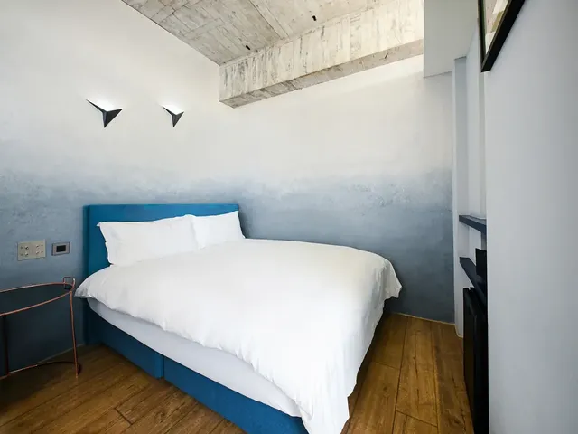 Check inn Hive-Deluxe Quadruple Room-7