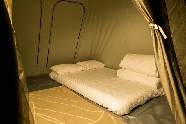 雙人床，1人1枕1被