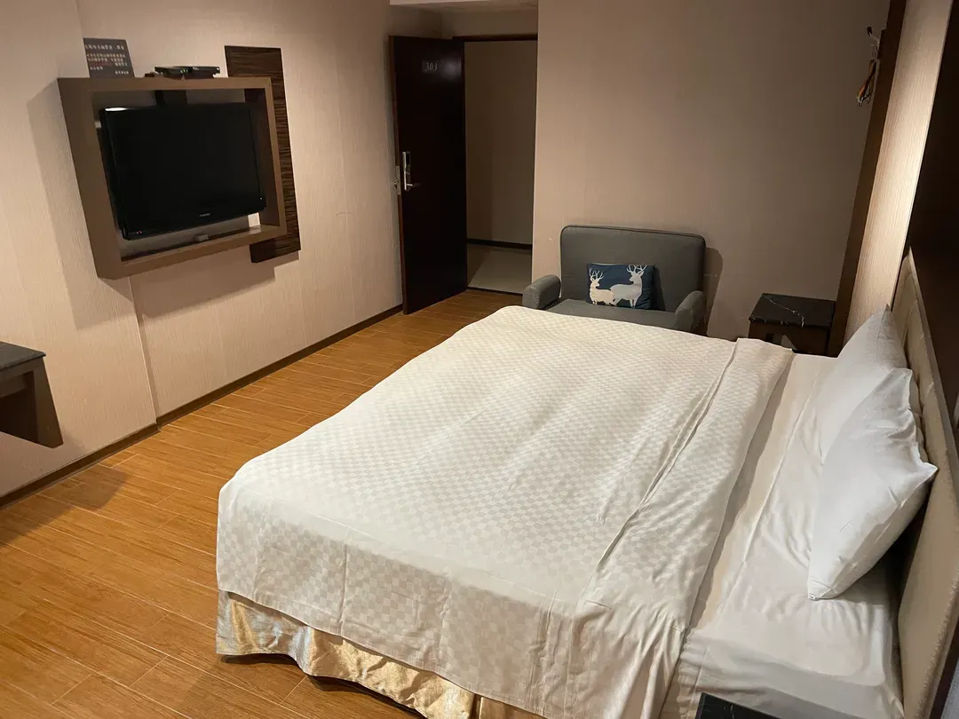 花鄉商旅 (花鄉旅館連鎖-左營店)