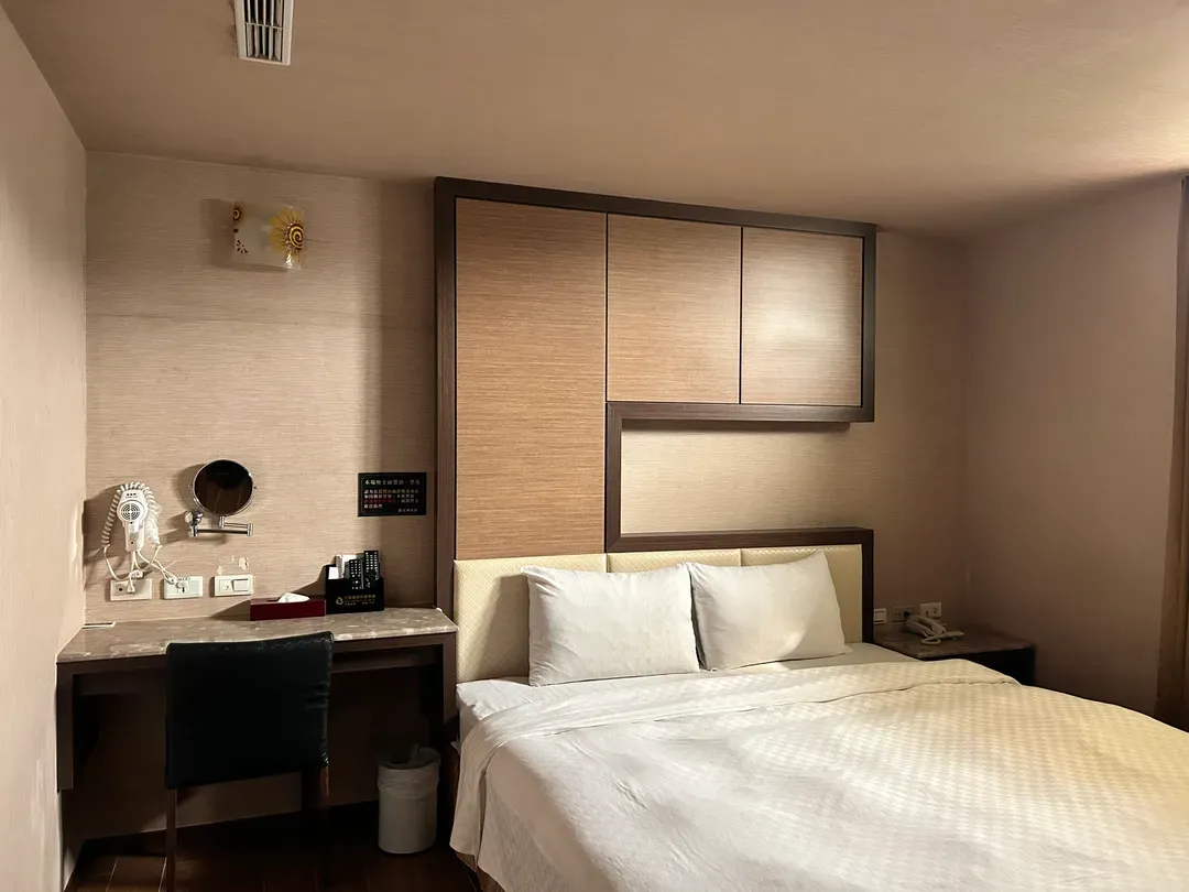 花鄉商旅 (花鄉旅館連鎖-左營店)