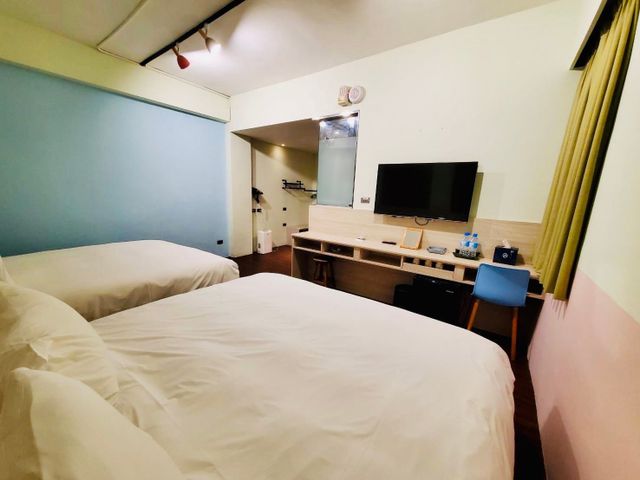 Slow Wow Hot Spring Hotel-Economy Quadruple Room-3