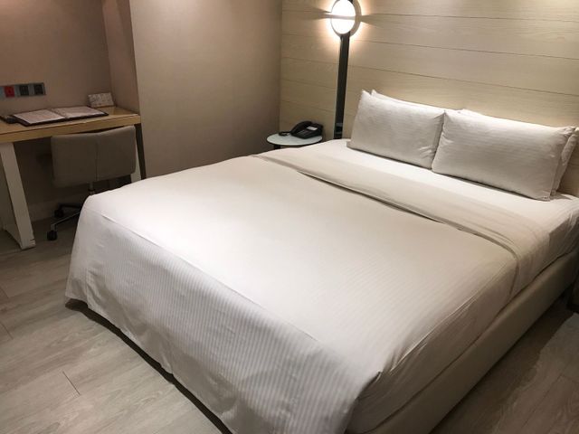 雲端商務旅館|台中館 | 一中街、中華路夜市-無窗客房-1
