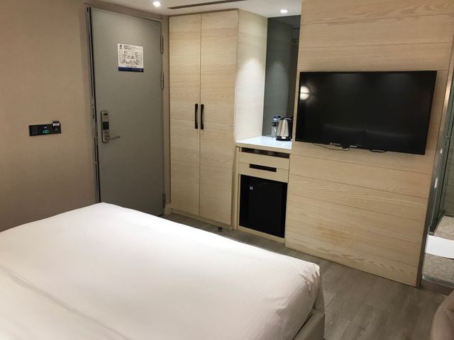 雲端商務旅館|台中館 | 一中街、中華路夜市-無窗客房-2