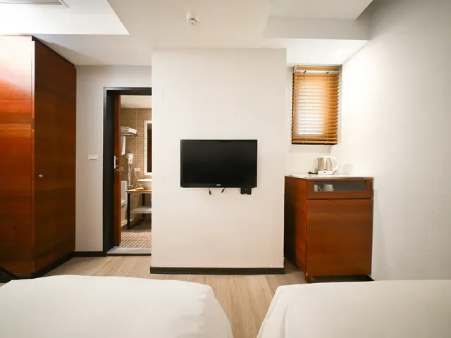 CHECK inn Express Taipei Station-Standard Twin Room without Window-5