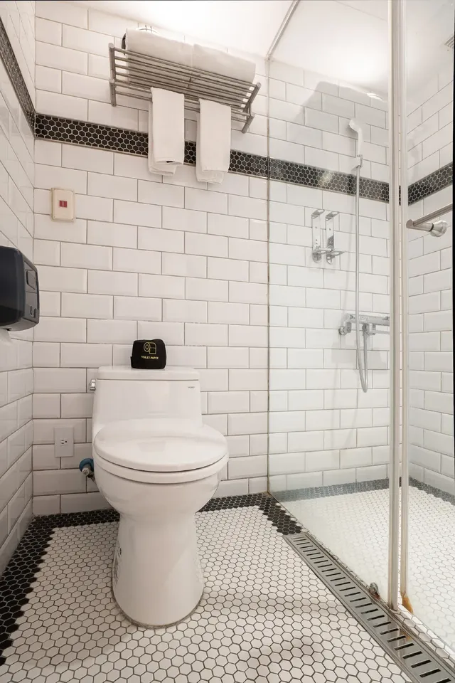 CHASE Hotel-Classic Double Room without Window-8