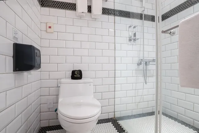 CHASE Hotel-Classic Double Room without Window-7