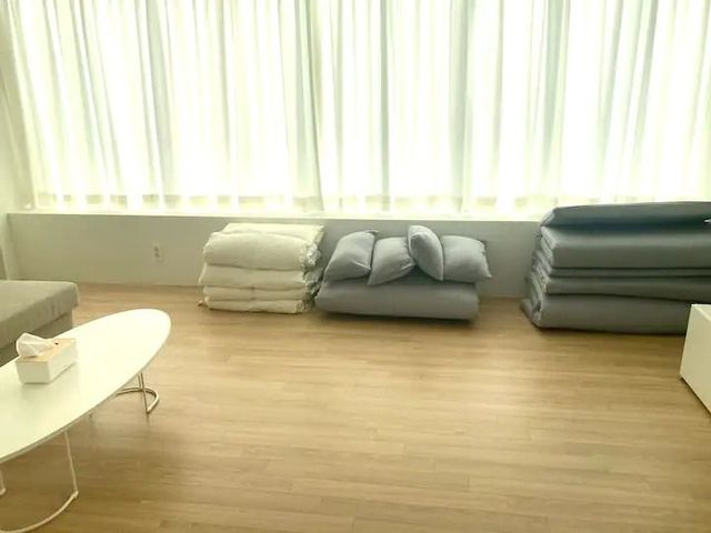 三樓（六人以上預訂時為額外客人）被褥套組（四套）