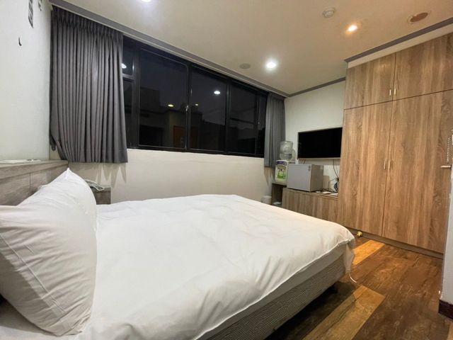 A22薇旅-薇恩時尚旅店｜無人自助旅店-雅緻雙人房-有窗-2
