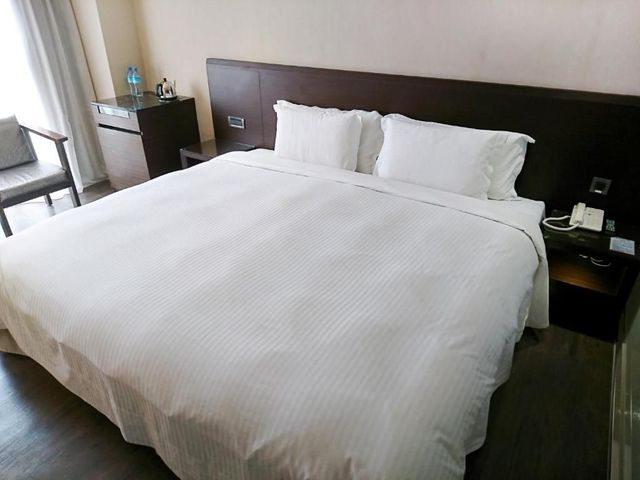 Honeymoon Century Hotel-Deluxe Double Room-2