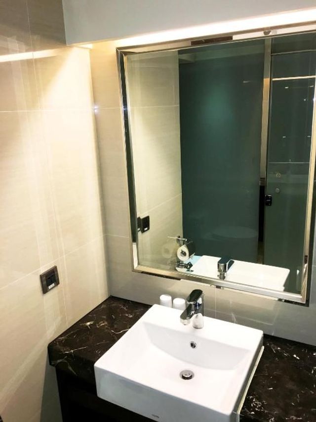 Honeymoon Century Hotel-Deluxe Double Room-5