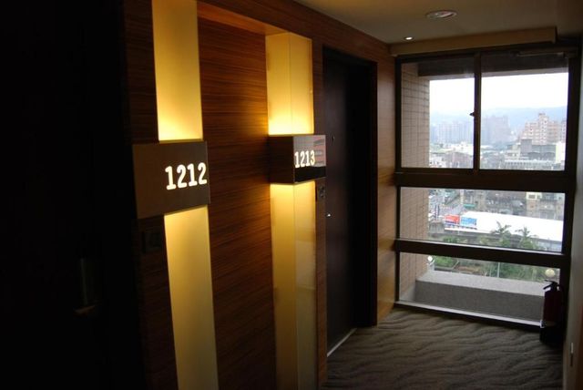 Honeymoon Century Hotel-Exquisite Twin Room-5