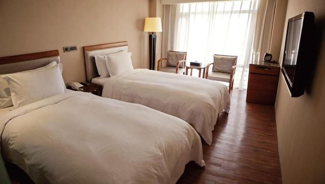Honeymoon Century Hotel-Exquisite Twin Room-1