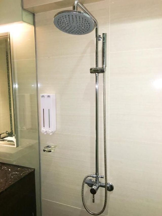 Honeymoon Century Hotel-Exquisite Quadruple Room - with shower (four small beds)-6