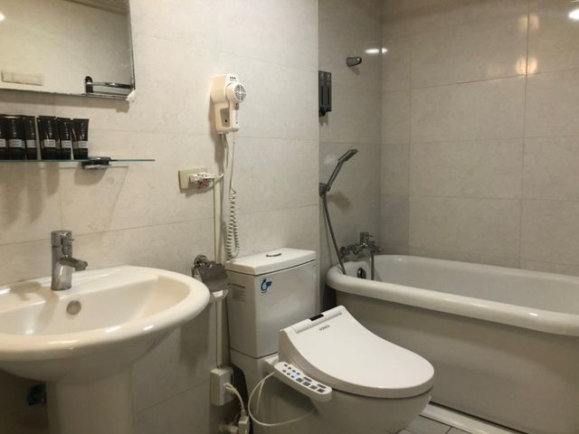 同一大飯店-標準三人客房-5