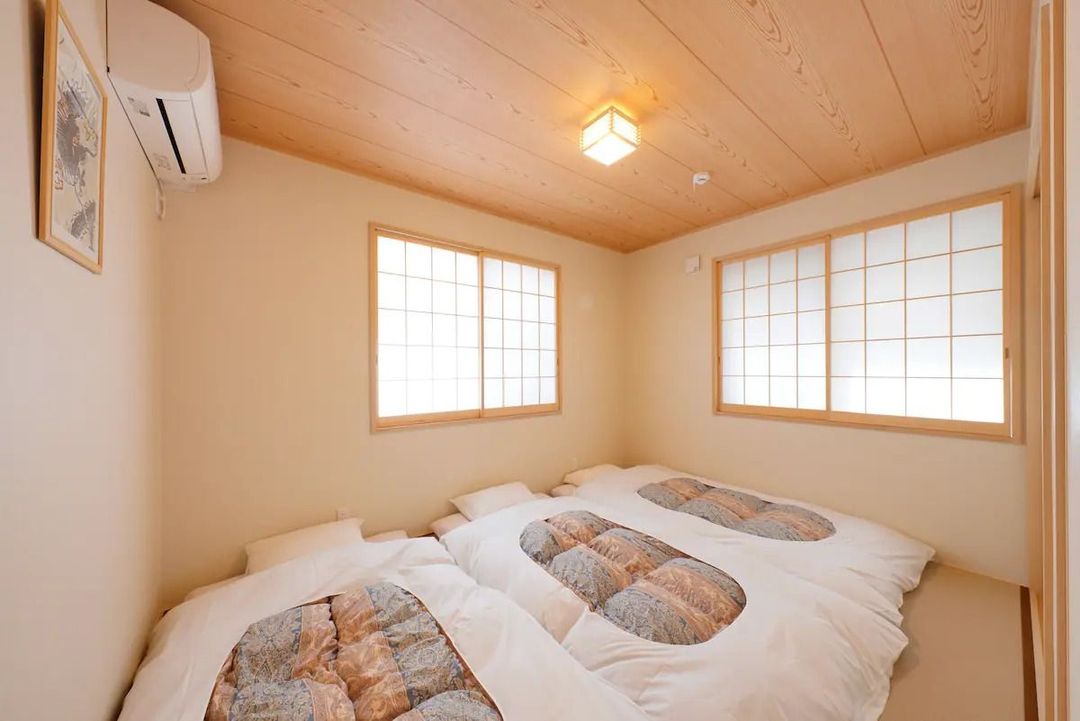 Asakusa 8min Walk/ walk to Skytree / 2BR,1LR,2 toilets, 1 bath /60㎡/ Max 6pax/ Japanese-Style House with Loft