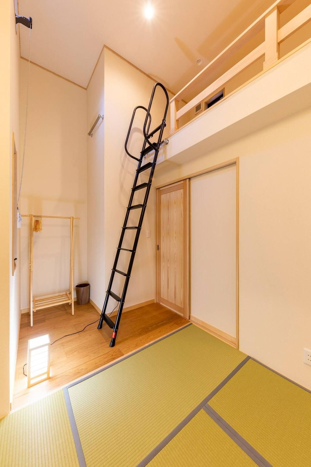 1BR, 1LR (with loft)/33㎡ Max 3pax/Japanese villa/15min walk to the station