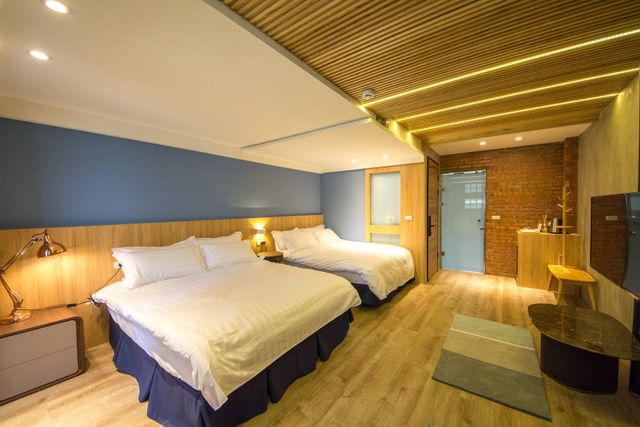 Three Adds One Homestay-10 people private building-8