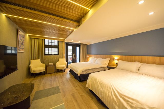 Three Adds One Homestay-10 people private building-9