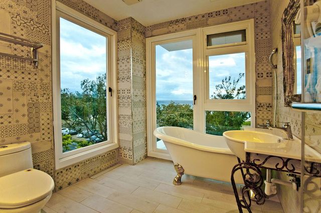 墾丁旅店-大灣館 l 近墾丁大街、絕美海景-面海浴缸雙人房(Double Room with Sea View)-2