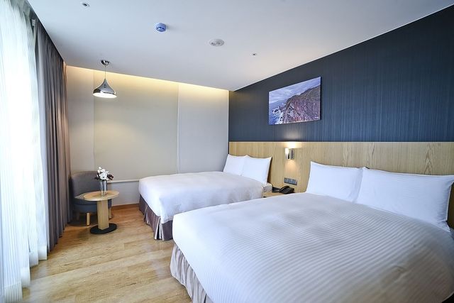 新北驛德世紀酒店 l 四星級、有窗房-驛德家庭房 (四人房)-1